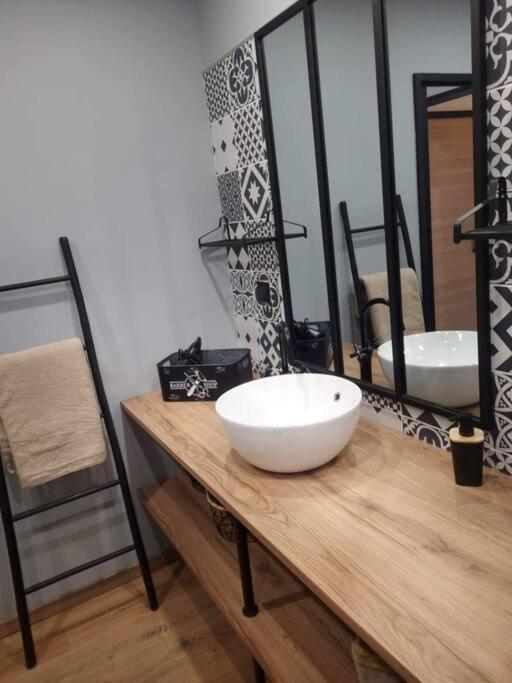 Le Loft Des Marais Apartment แม-เล-แบ็ง ภายนอก รูปภาพ